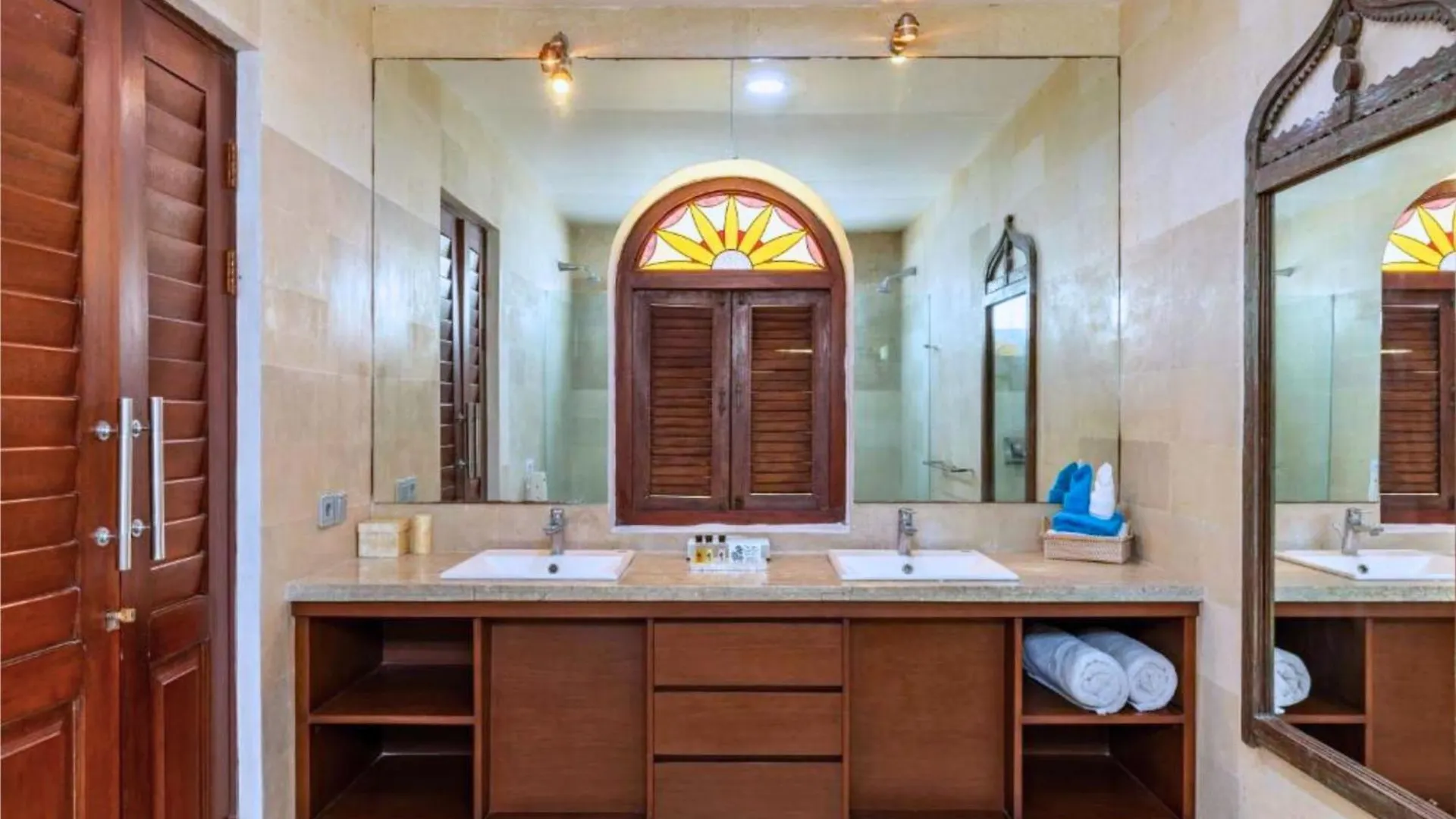 Hazel Azalea 4 Bedroom Private Pool Villas Ju03 Seminyak